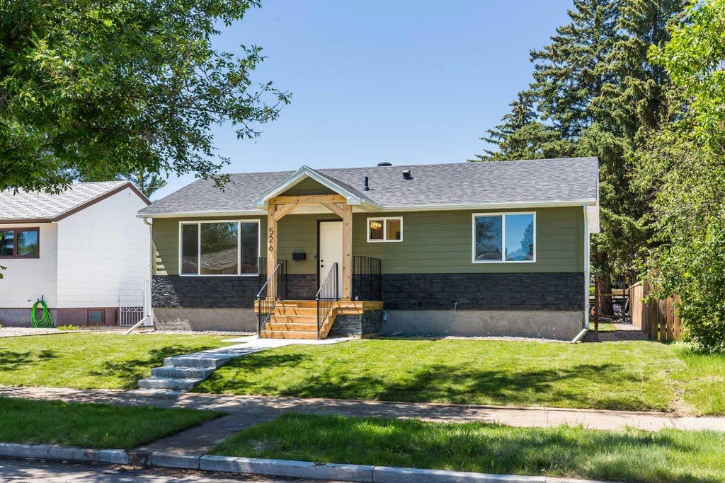 Photo of 526 28 Street S, Lethbridge, AB T1J 3S9 (MLS # A2324374)