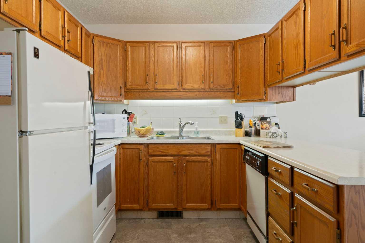 40 Sandarac Circle NW