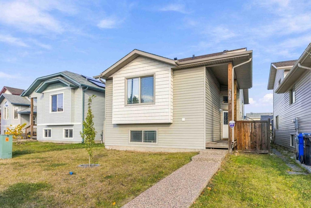 236 PARIS CRESCENT, FORT MCMURRAY, AB T9K 0C9 - Image 2016134076.jpeg?d=l