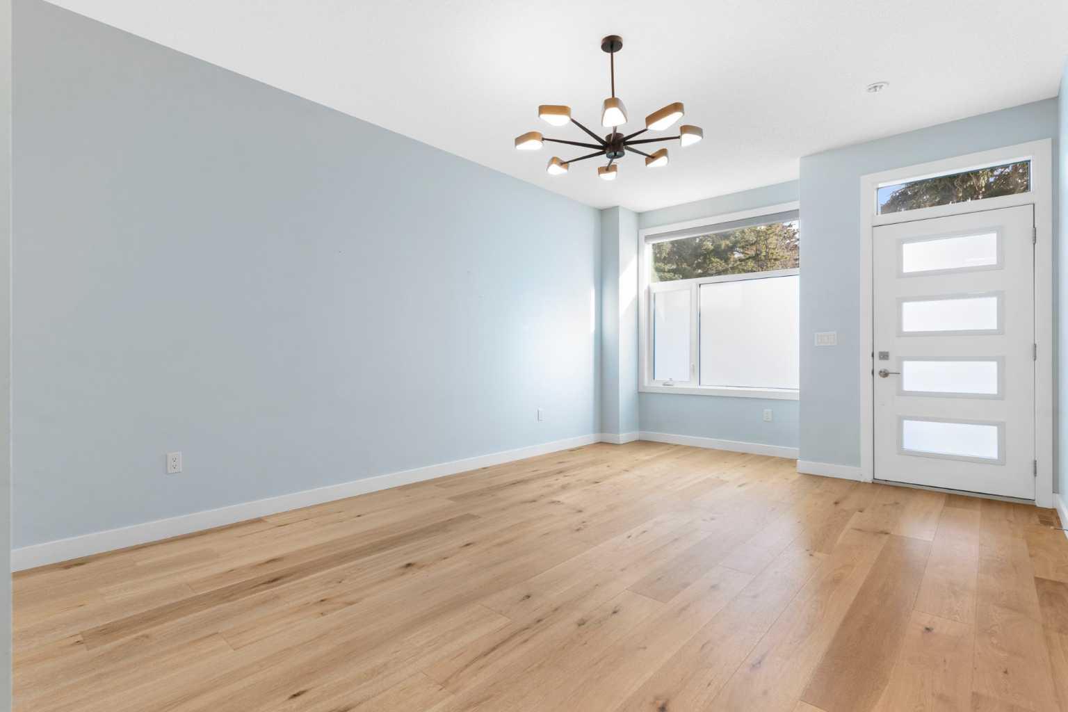 408 27 Avenue NE 113