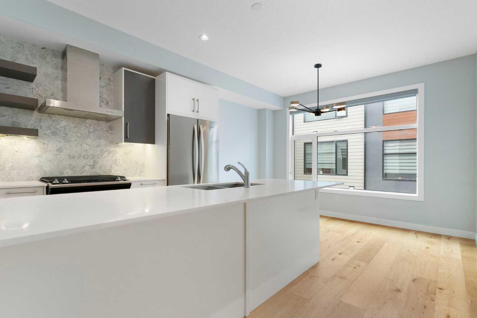 408 27 Avenue NE 113