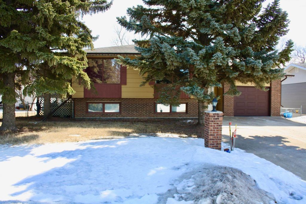 Photo of #25 4th Avenue E, Neilburg, SK S0M 2C0 (MLS # A2300110)