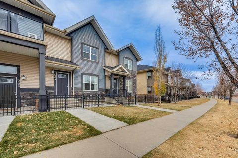 534 Mckenzie Towne Drive SE Calgary AB T2Z 1C7