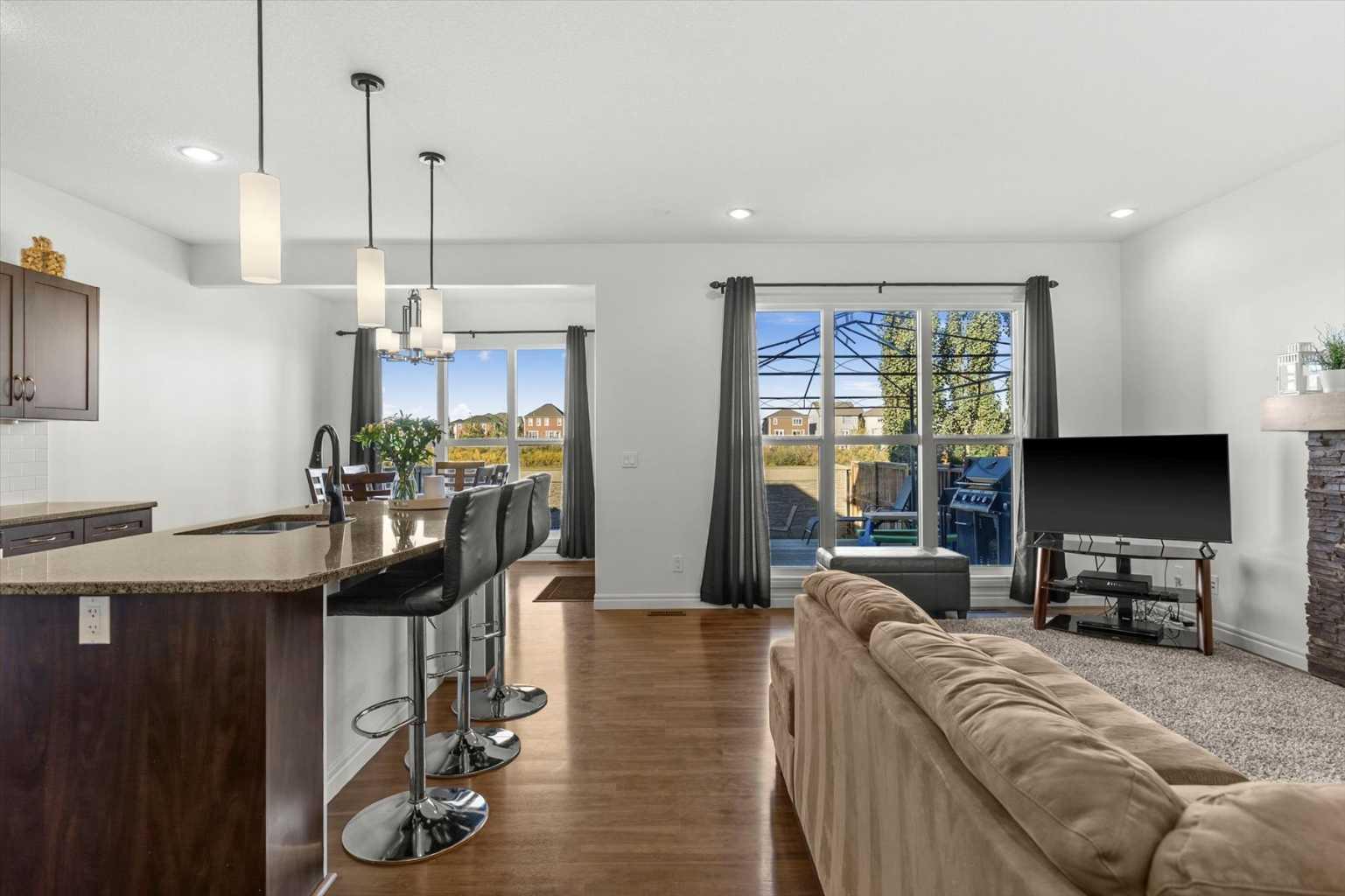 195 Hillcrest Circle SW