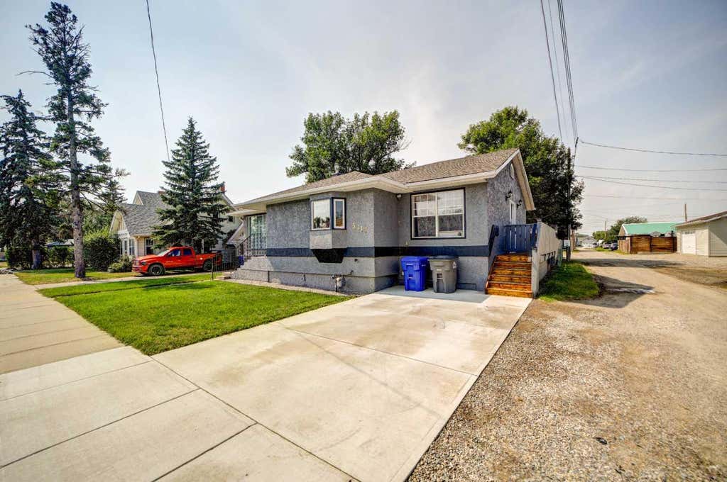 Photo of 5113 2 Street W, Claresholm, AB T0L 0T0 (MLS # A2338554)