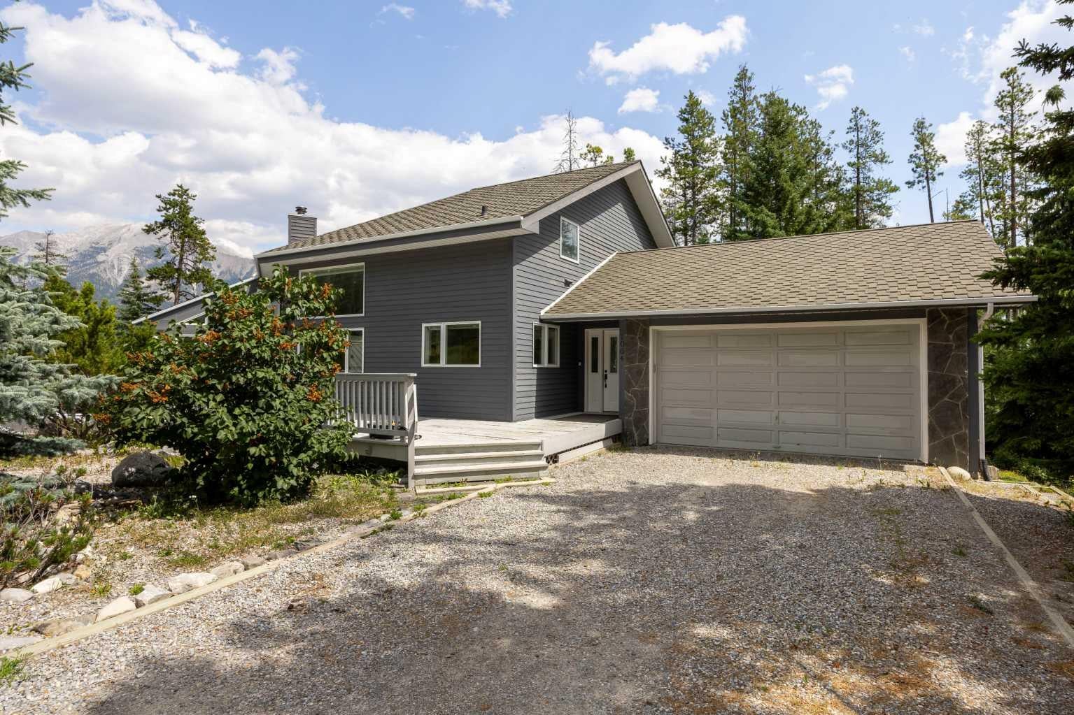 1064 Evergreen Circle