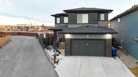 1153 Chinook Gate Bay SW Airdrie AB T4B 5J1