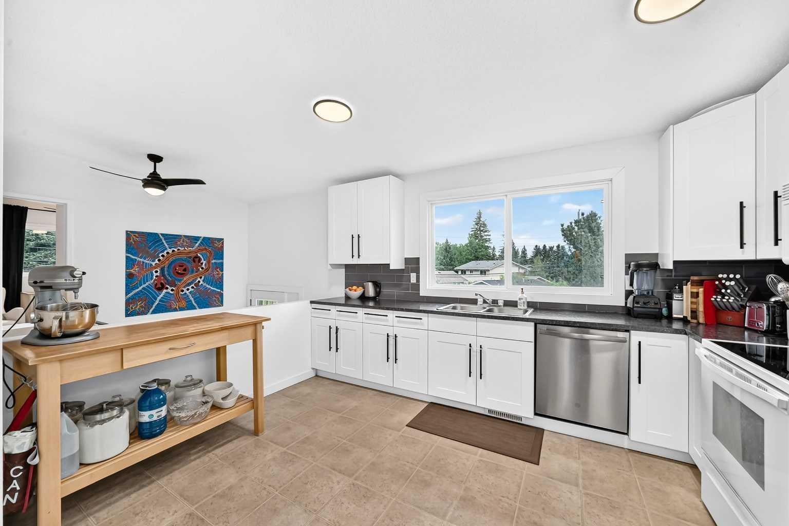 71 Dalton Bay NW