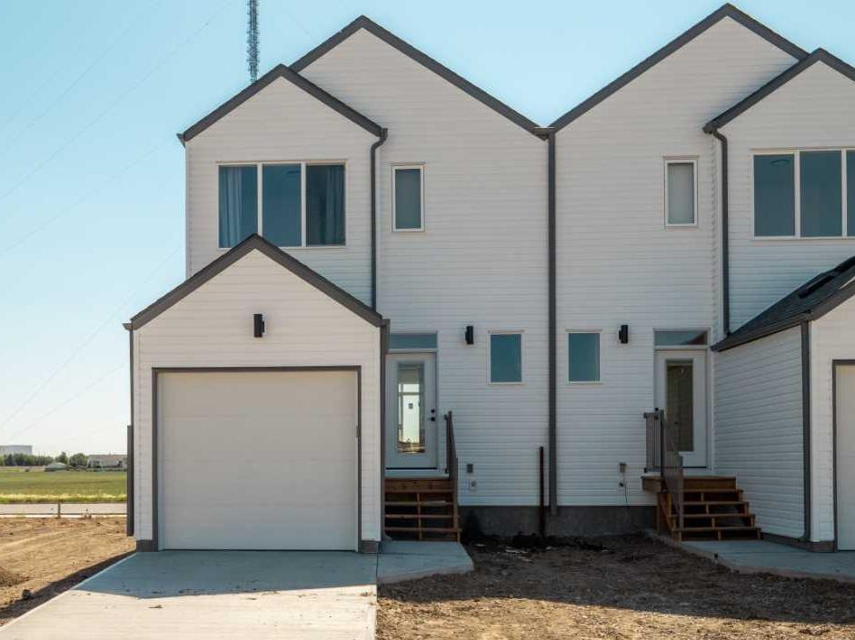 689 Blackwolf Boulevard N