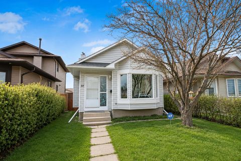 Photo of 37 Martingrove Way NE, Calgary, AB T3J 2T2 (MLS # A2309377)