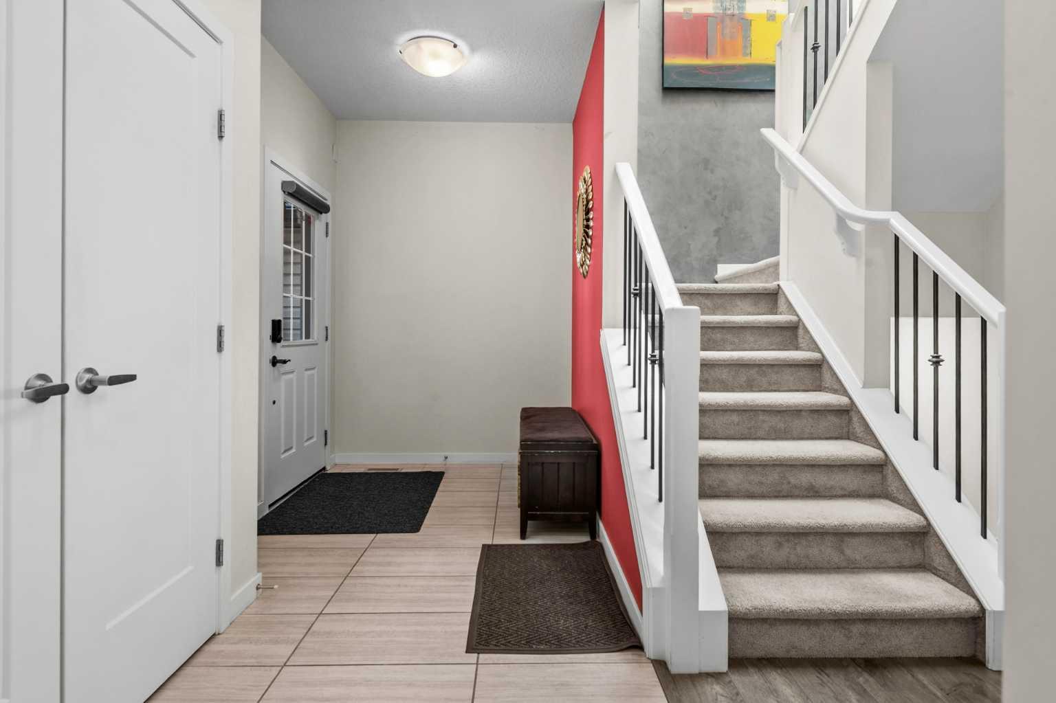 204 Walden Parade SE