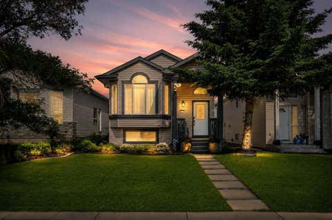 Photo of 7237 Laguna Way NE, Calgary, AB T1Y 7B9 (MLS # A2330677)