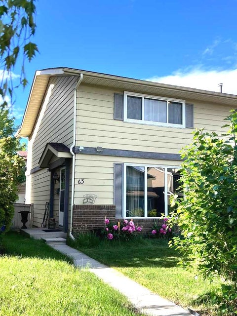 Photo of 63 Strathcona Crescent SW, Calgary, AB T3H 1K9 (MLS # A2322592)