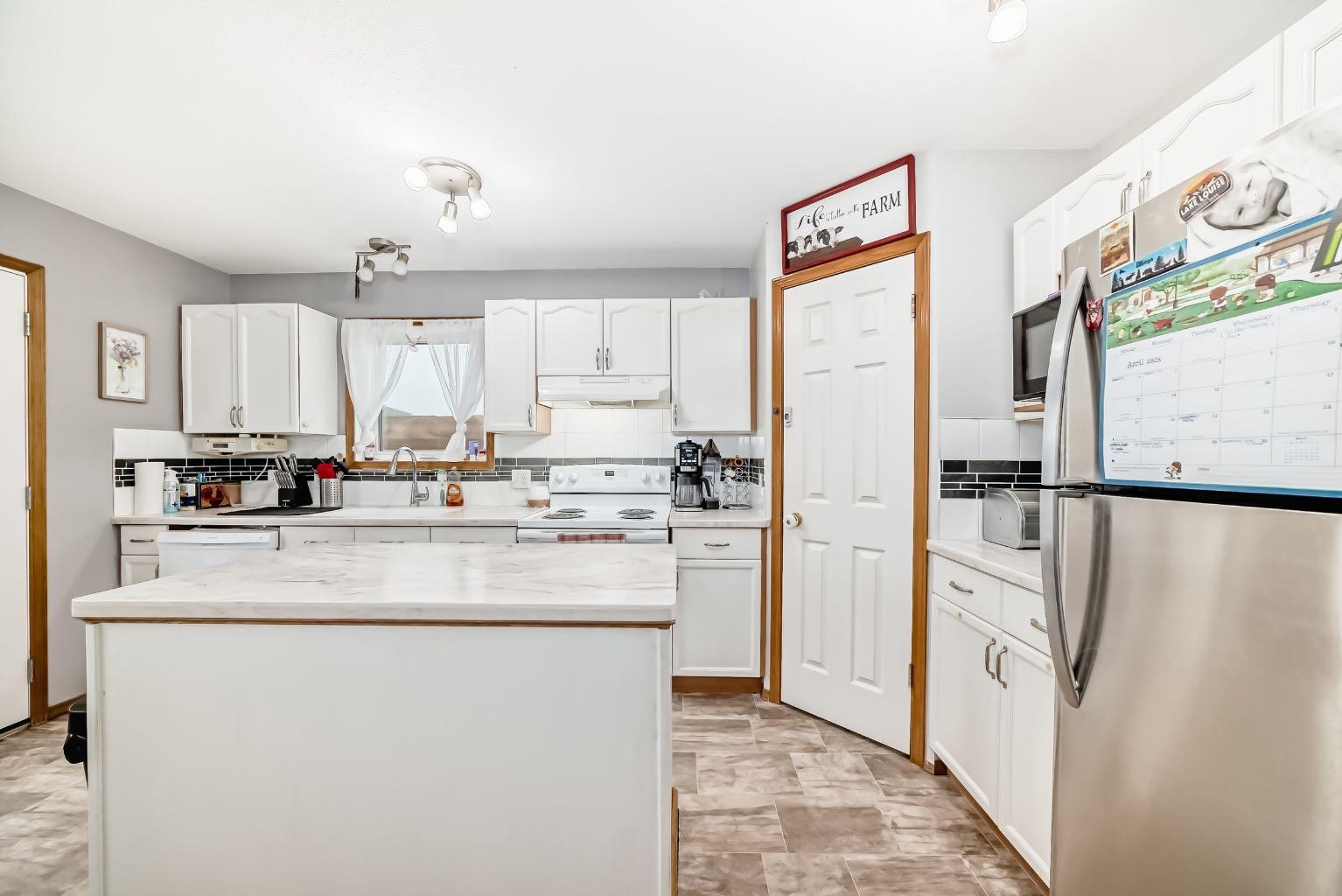 403 Strathford Boulevard
