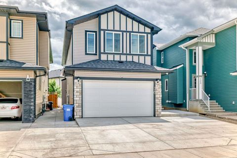 127 Saddlecrest Grove NE Calgary AB T3J 2K3