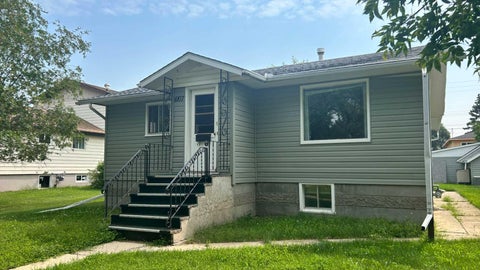 Photo of 4107 50 Avenue, Camrose, AB T4V 0P7 (MLS # A2334015)