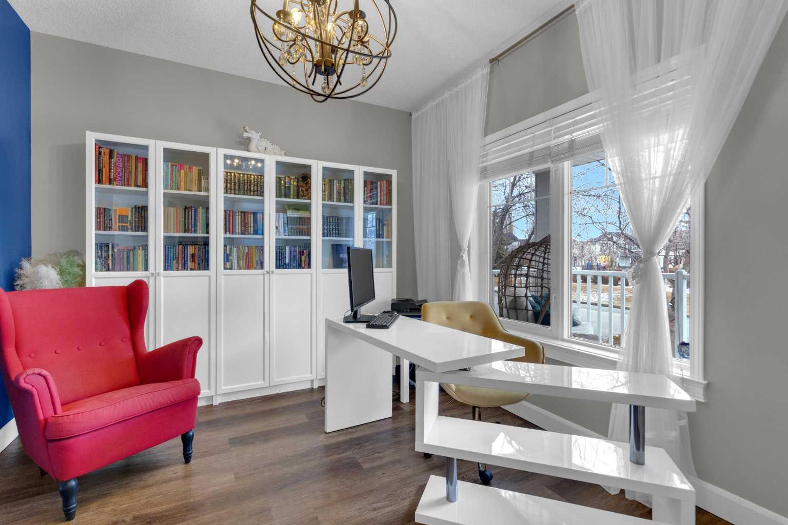 14 Inverness Close SE