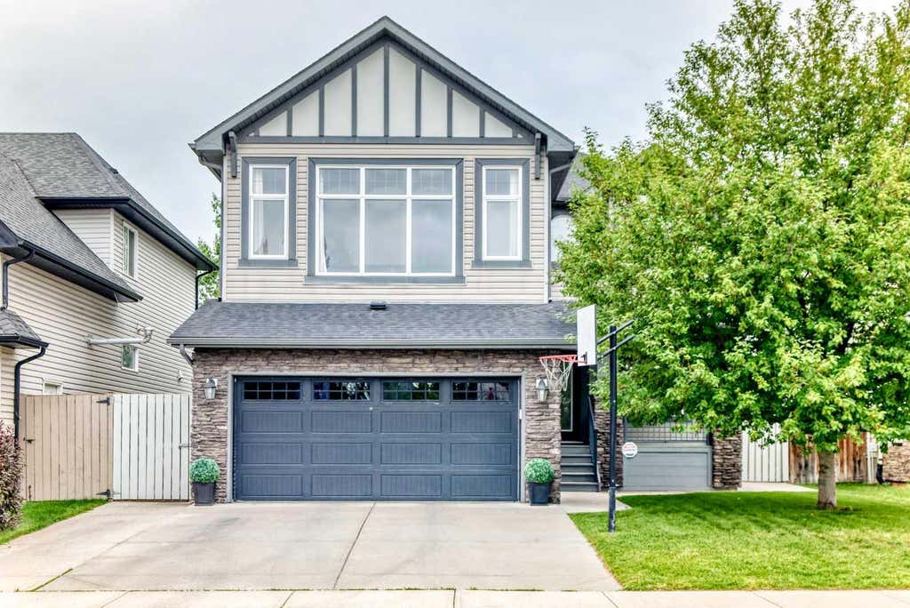 Photo of 188 Hawkmere Way, Chestermere, AB T1X 0C9 (MLS # A2329465)