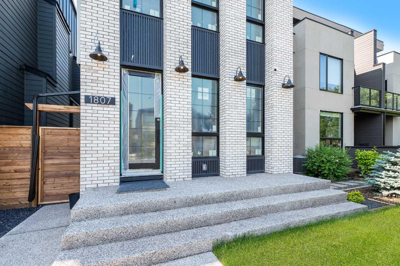 1807 Broadview Road NW