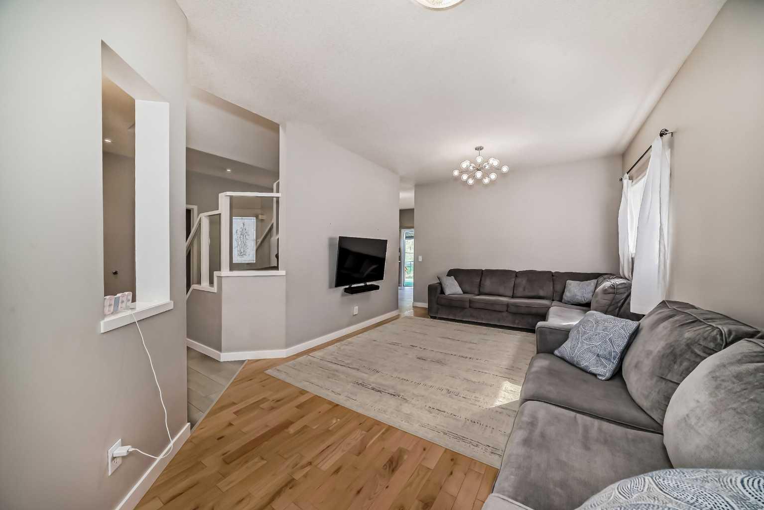 307 Arbour Crest Road NW