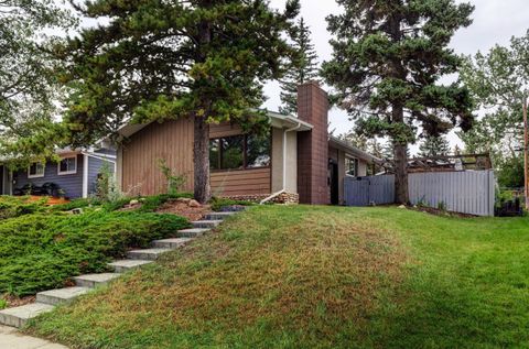 3608 58 Avenue SW Calgary AB T3E 5H6