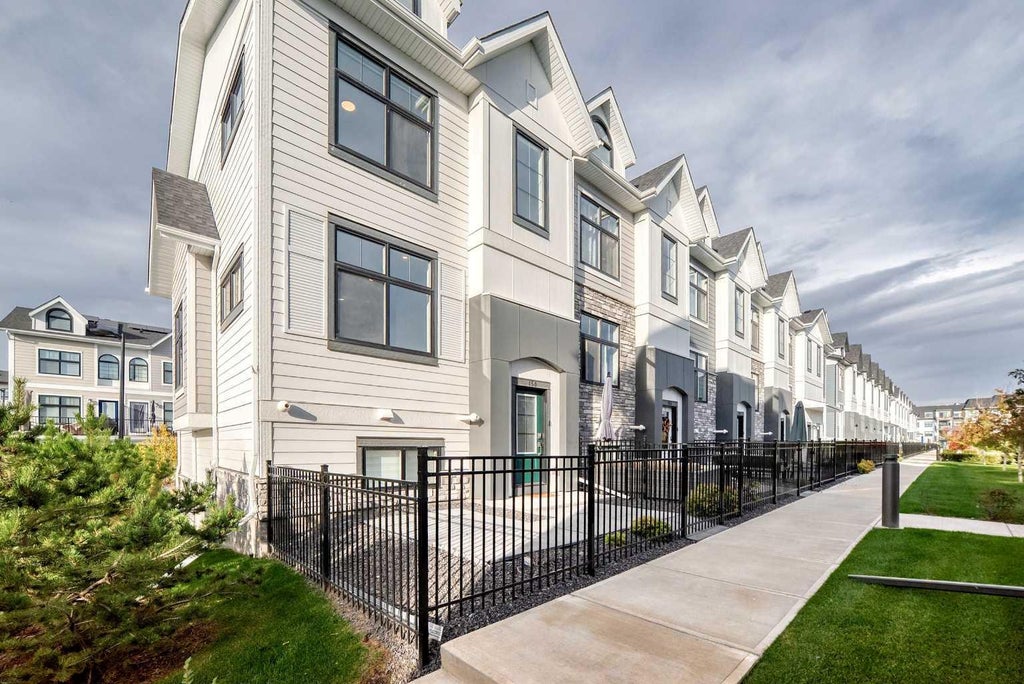 Photo of 150 Les Jardins Park SE, Calgary, AB T2C 5V3 (MLS # A2348477)