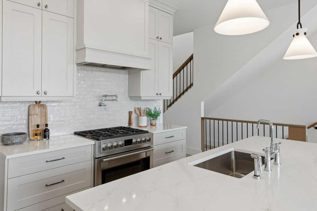 136 Creekstone Hill SW