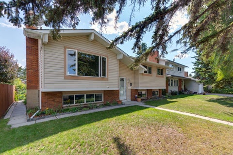Photo of 532 Queensland Circle SE, Calgary, AB T2J 4P9 (MLS # A2340059)