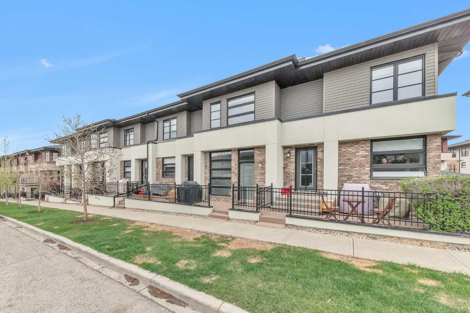 55 Aspen Hills Green SW