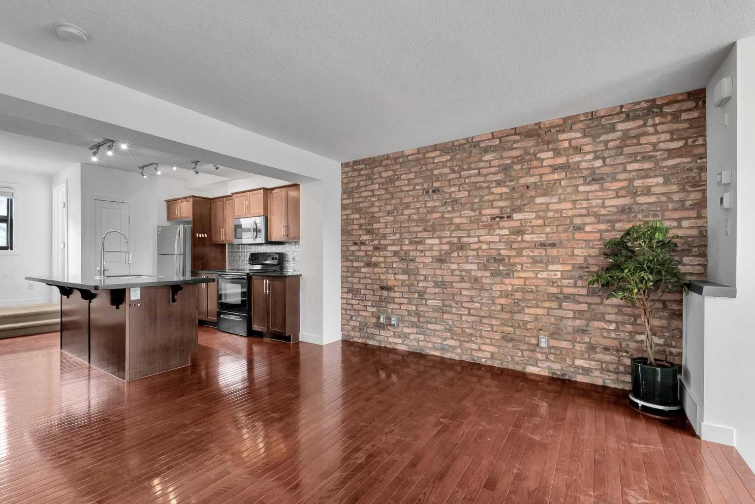55 Aspen Hills Green SW