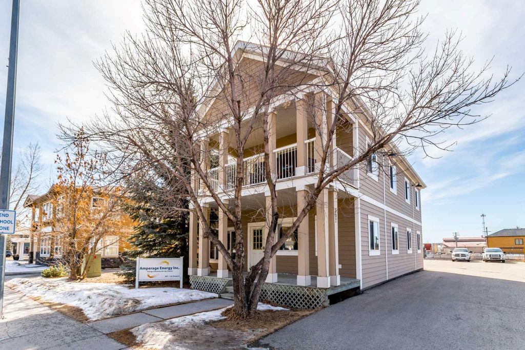 Photo of 307 1 Street E #5, Cochrane, AB T4C 1Z3 (MLS # A2281221)