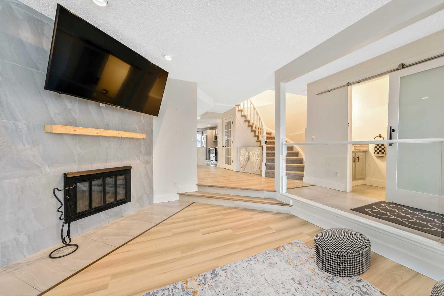 100 Woodfield Green SW