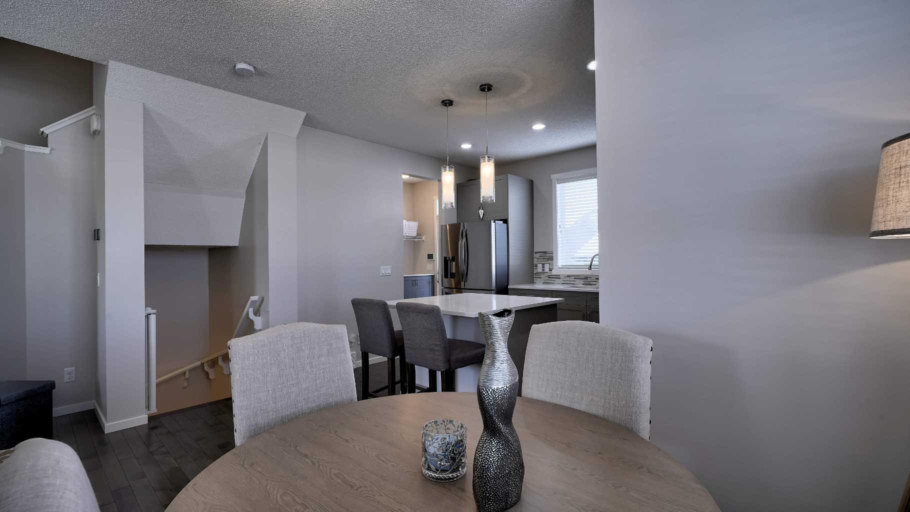 393 Walden Parade SE