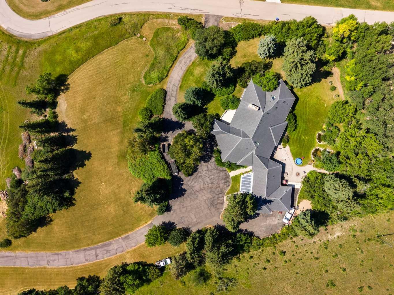 187 Slopeview Drive SW