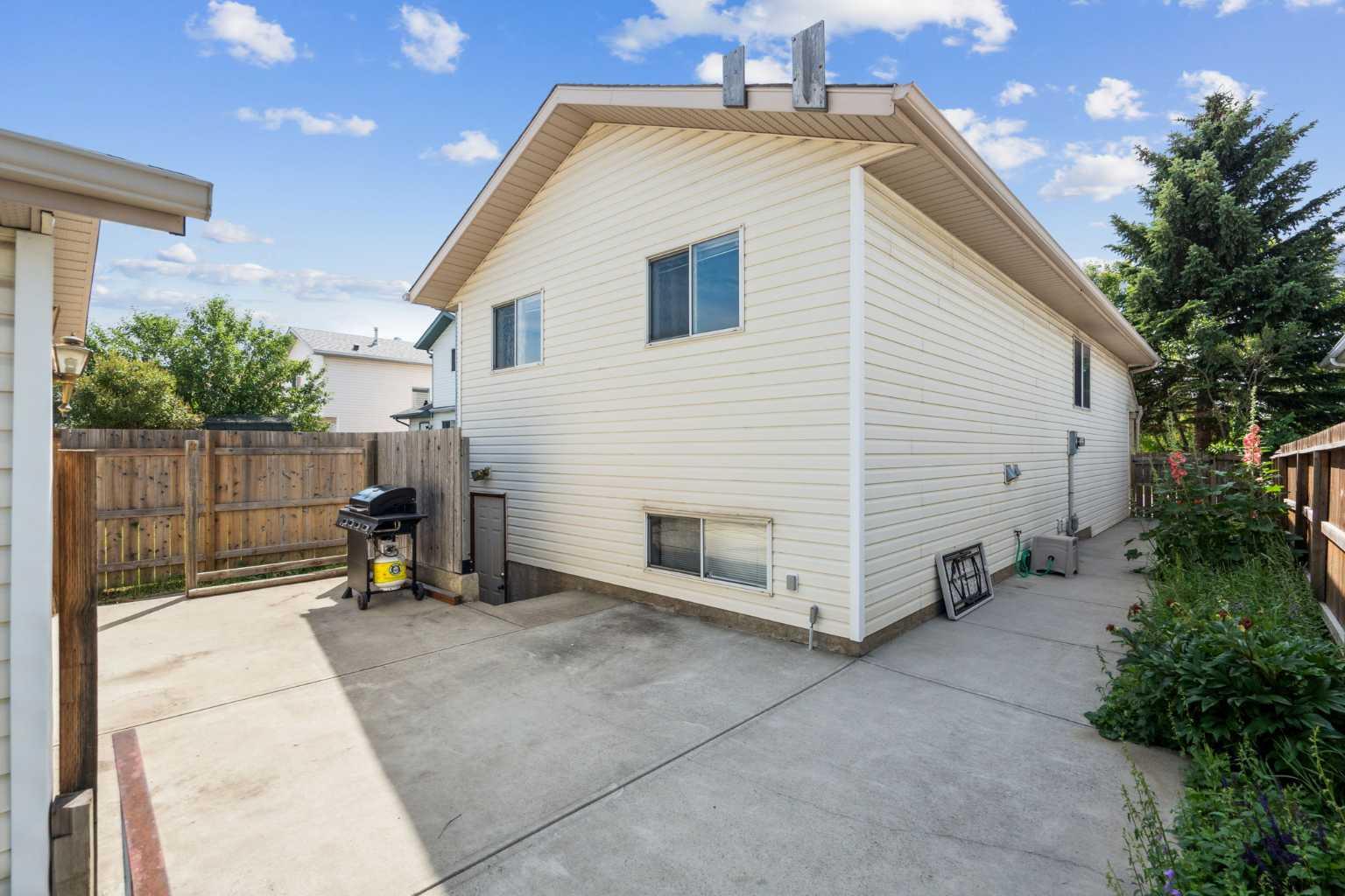 46 Applemead Close SE
