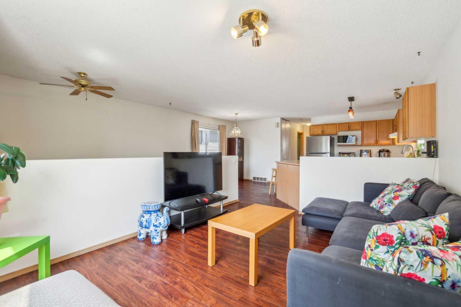 46 Applemead Close SE