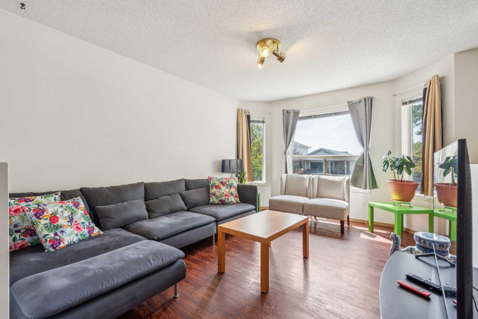 46 Applemead Close SE