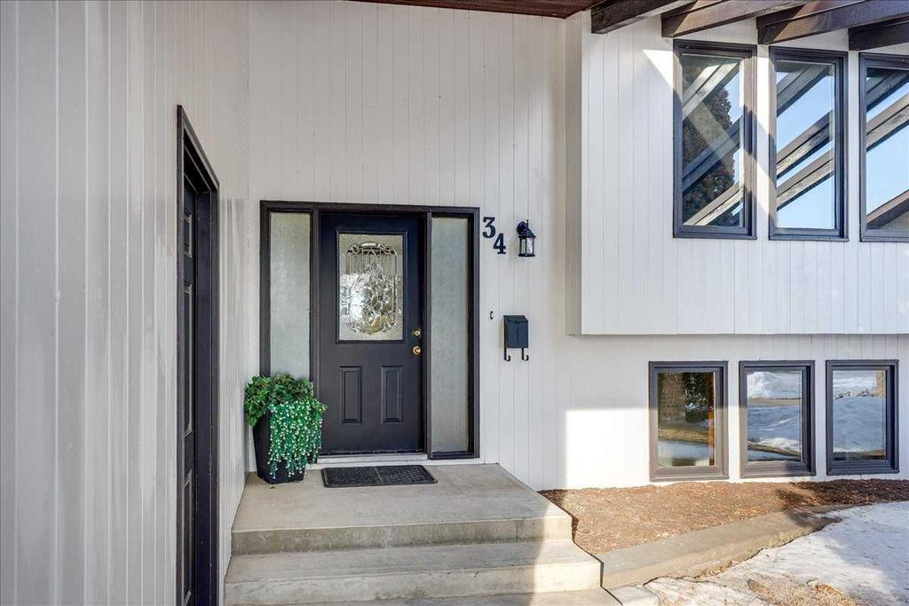 Photo of 34 Richards Crescent, Red Deer, AB T4P 3A7 (MLS # A2292452)