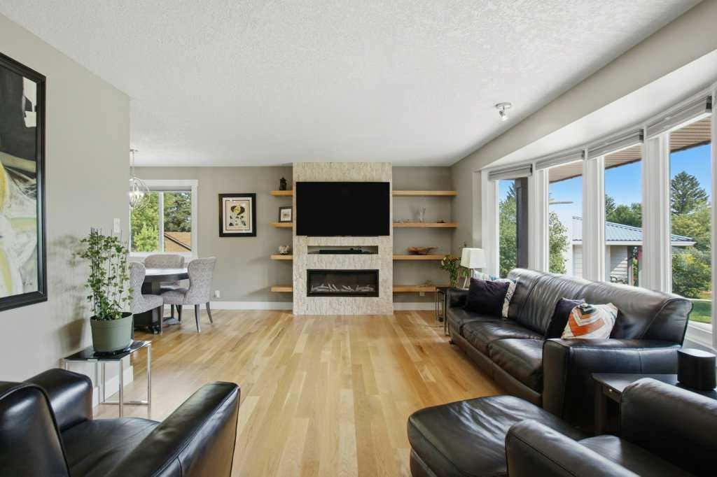 Photo of 736 Canfield Place SW, Calgary, AB T2W 1K6 (MLS # A2339610)