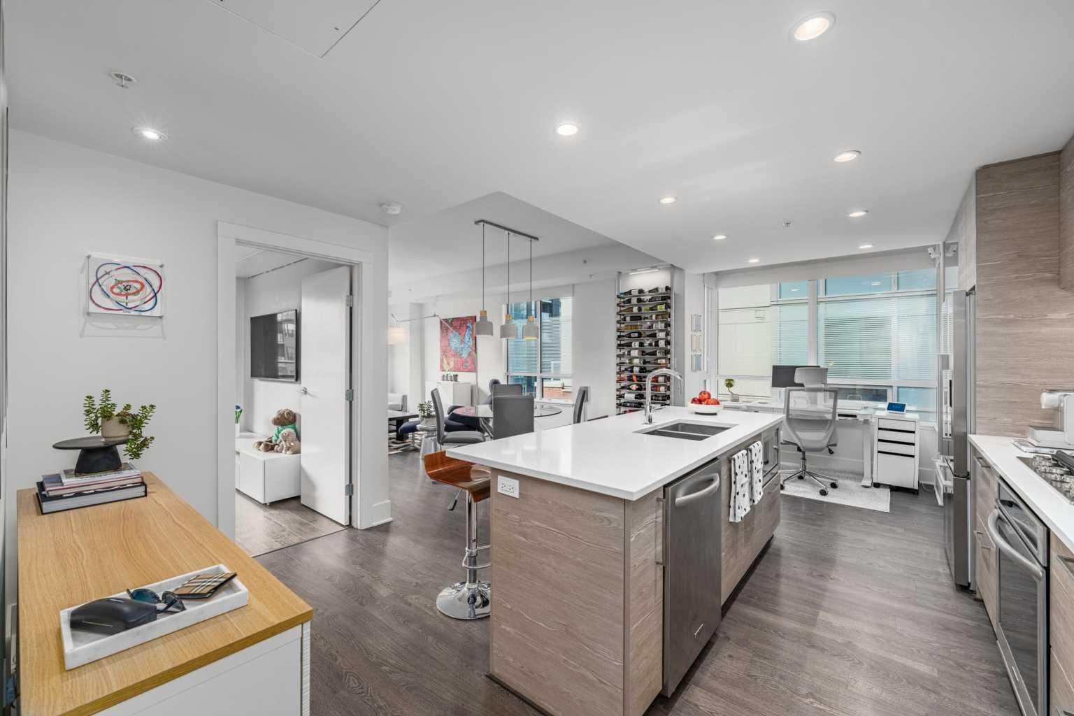 38 9 Street NE 415