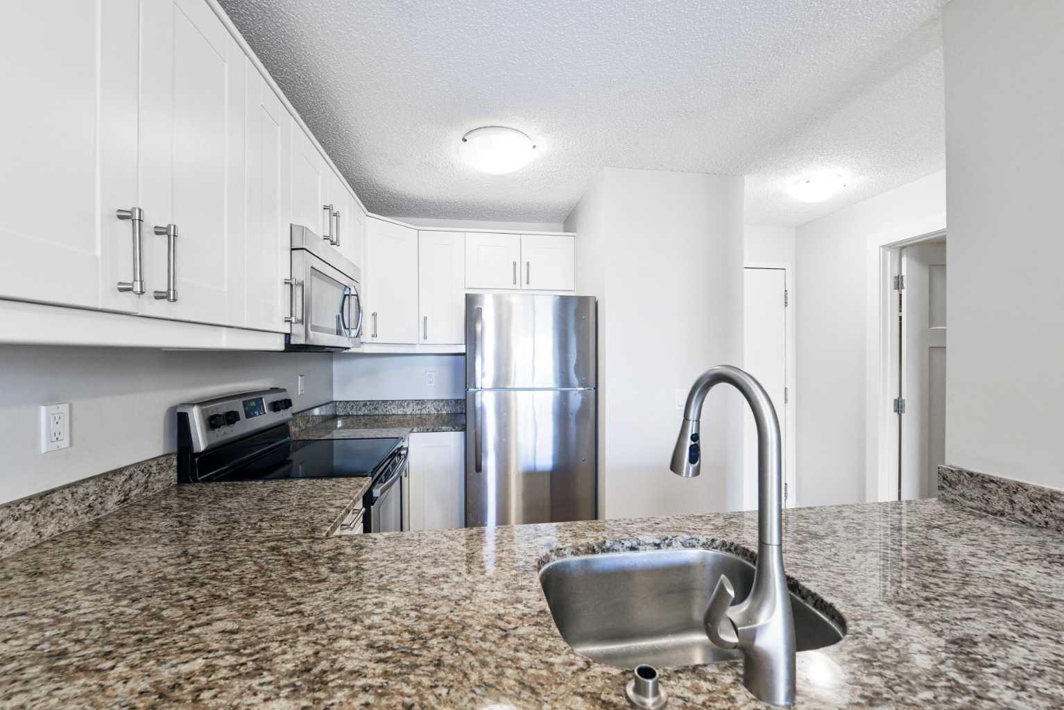 1915 26 Street SW 203