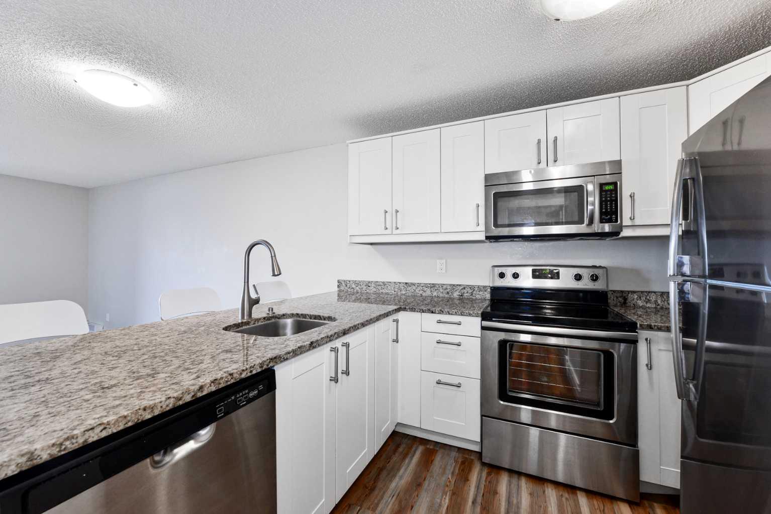 1915 26 Street SW 203