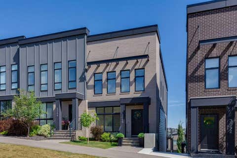 Photo of 3088 85 Street SW, Calgary, AB T3H 6C7 (MLS # A2333090)