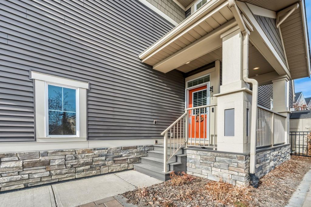 Photo of 12 Sunrise View, Cochrane, AB T4C 0W3 (MLS # A2287157)