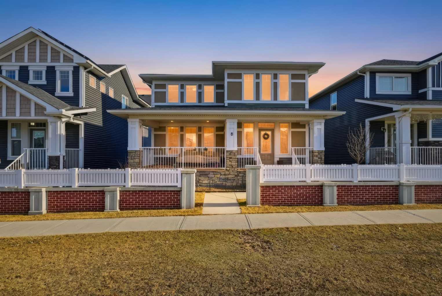 8 Redstone Passage NE