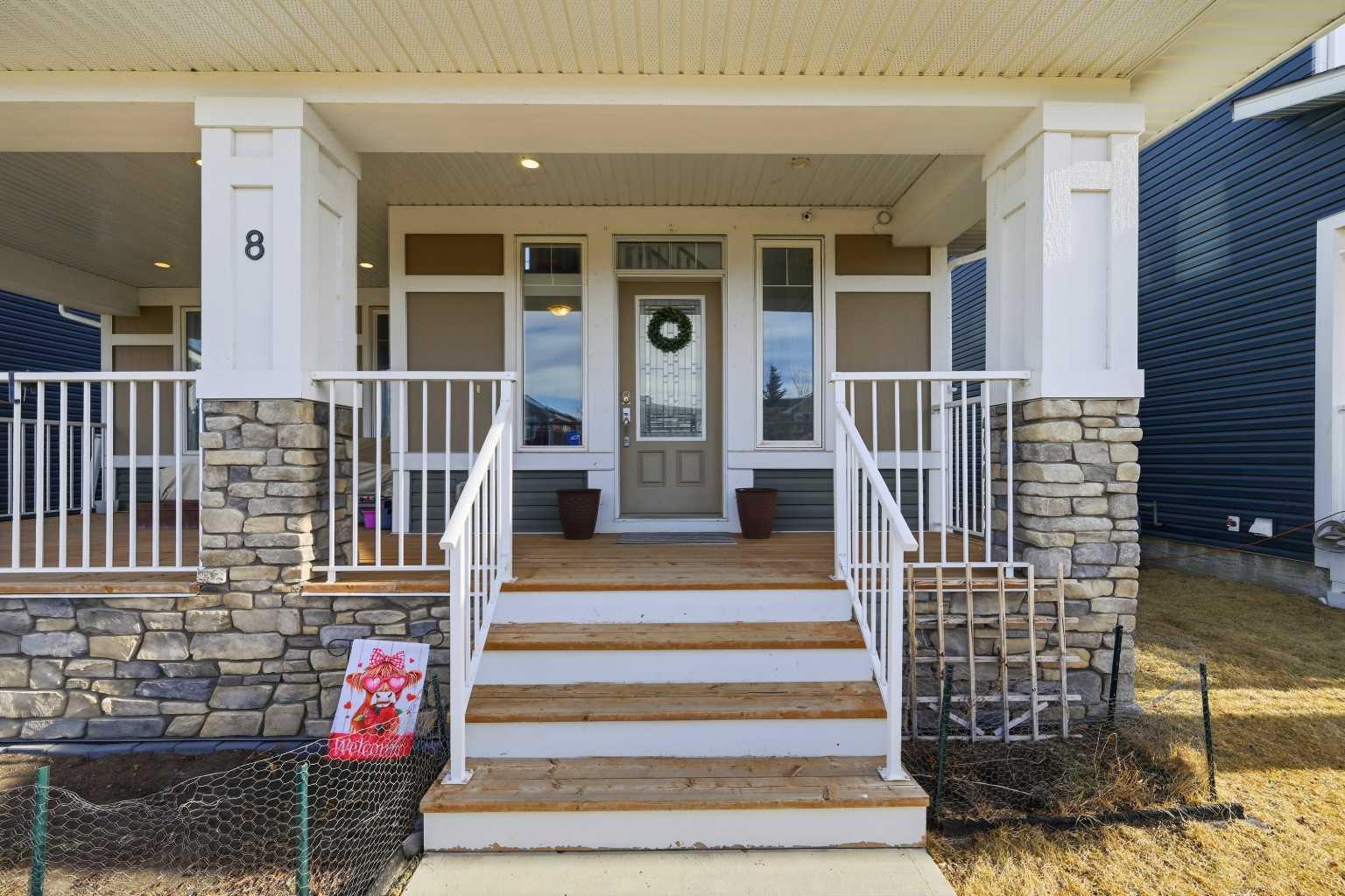 8 Redstone Passage NE