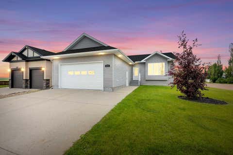 Photo of 4725 54 Avenue, Kitscoty, AB T0B 2L0 (MLS # A2335797)