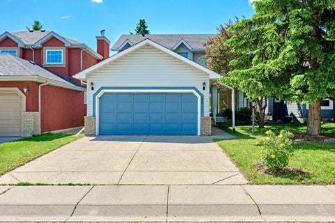 Photo of 128 Shawbrooke Close SW, Calgary, AB T2Y 3A6 (MLS # A2347967)