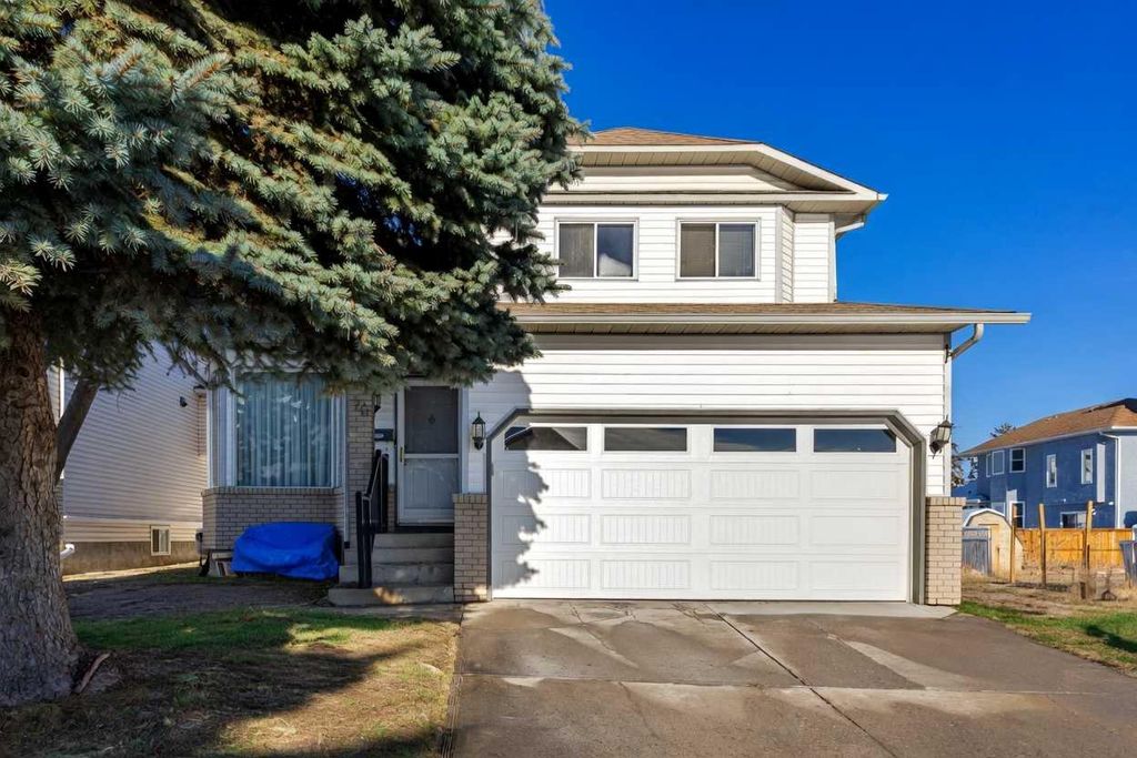 Photo of 70 Pasadena Gardens NE, Calgary, AB T1Y 6M8 (MLS # A2296292)
