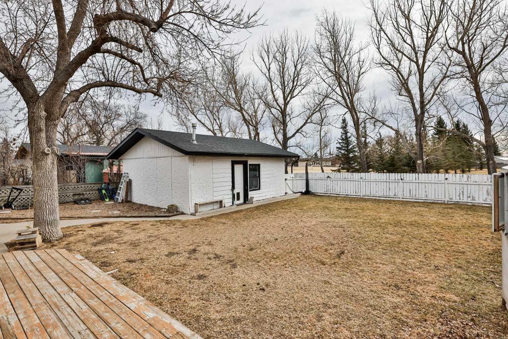 Photo of 761 Gibbons Avenue N, Picture Butte, AB T0K 1V0 (MLS # A2295033)